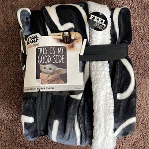 Brand New Baby Yoda Sherpa Throw